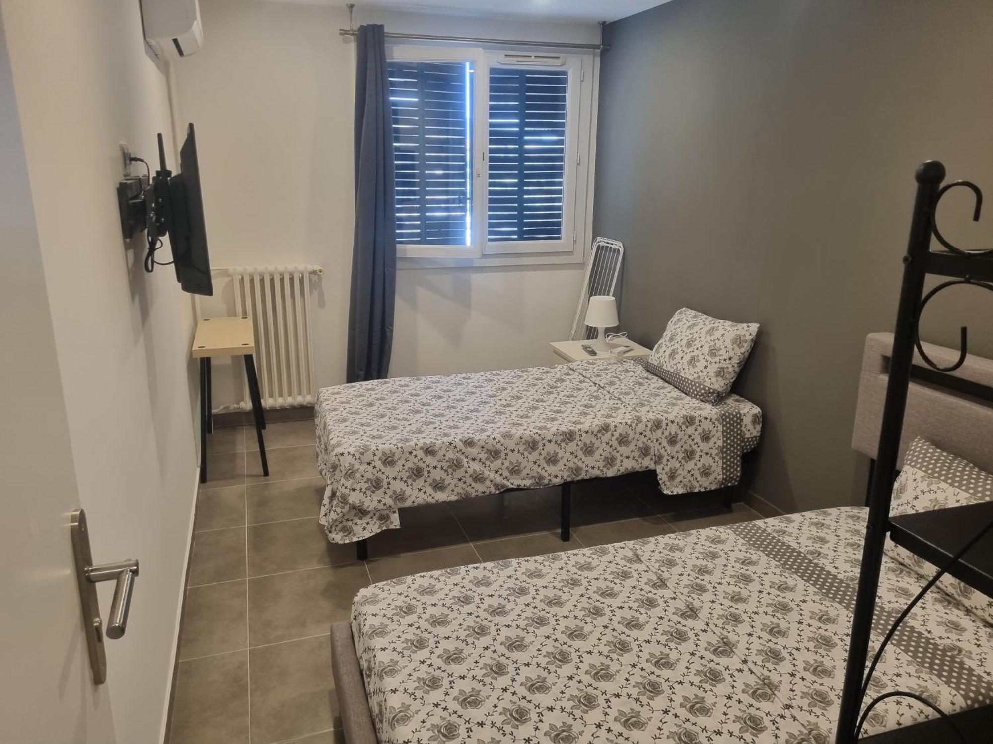 ניס Chambre Privative Renove 2024, Climatisation, Tramway Sur Place , 12 Min Centre, 16 Min Plage, Apercu Lateral Mer, 2 Wc Avec 2 Salle De Bain, Private Room Renovated 2024, Air-Conditioned , Tram On Spot, 2 Toilets And 2 Bathrooms מראה חיצוני תמונה