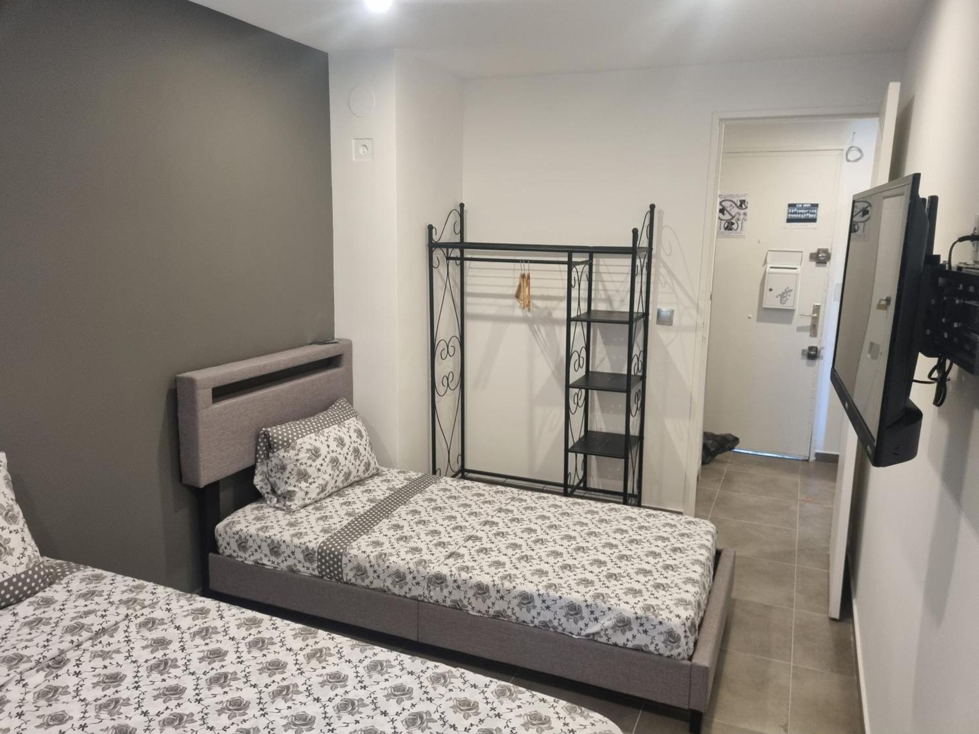 ניס Chambre Privative Renove 2024, Climatisation, Tramway Sur Place , 12 Min Centre, 16 Min Plage, Apercu Lateral Mer, 2 Wc Avec 2 Salle De Bain, Private Room Renovated 2024, Air-Conditioned , Tram On Spot, 2 Toilets And 2 Bathrooms מראה חיצוני תמונה