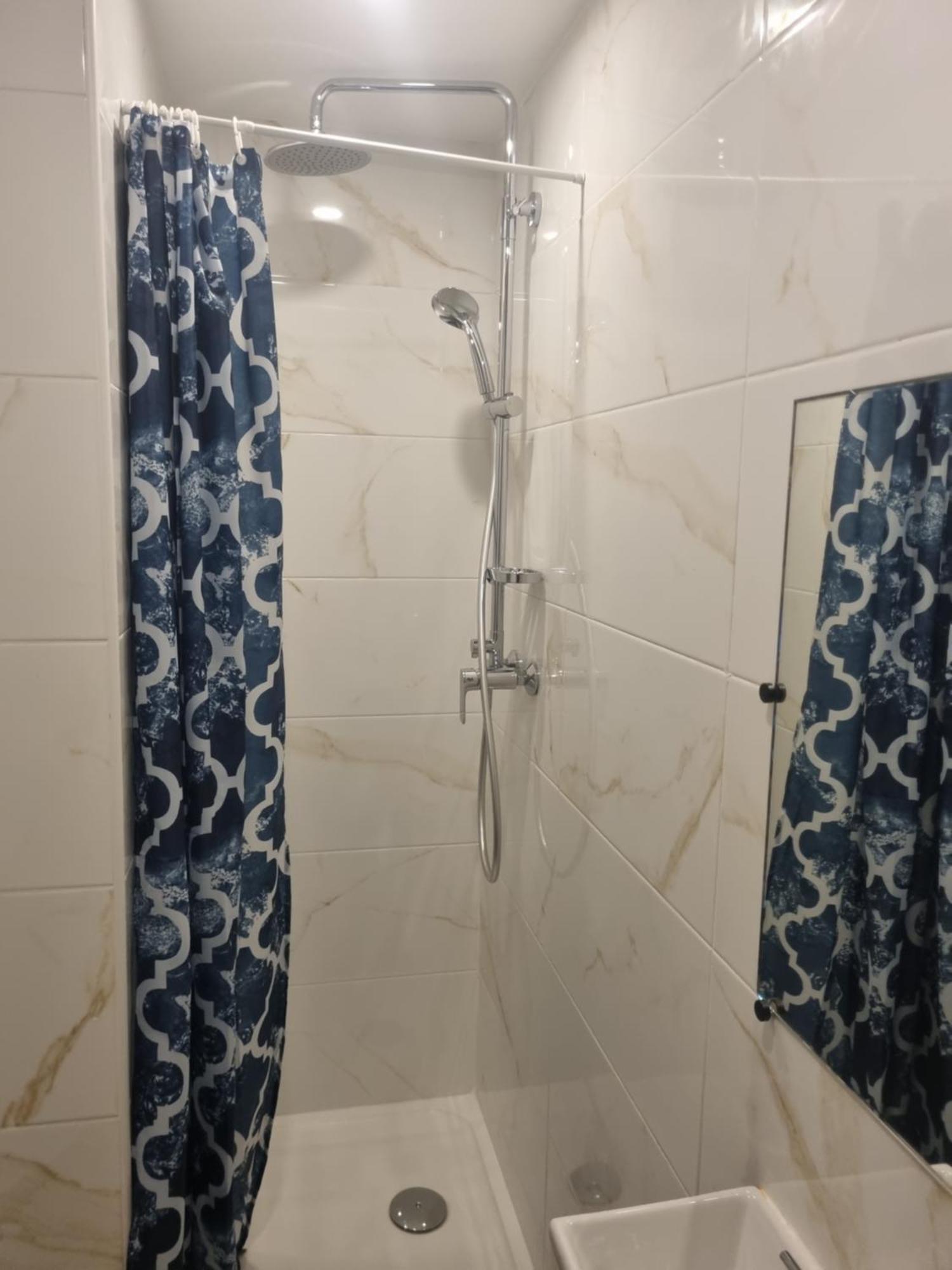 ניס Chambre Privative Renove 2024, Climatisation, Tramway Sur Place , 12 Min Centre, 16 Min Plage, Apercu Lateral Mer, 2 Wc Avec 2 Salle De Bain, Private Room Renovated 2024, Air-Conditioned , Tram On Spot, 2 Toilets And 2 Bathrooms מראה חיצוני תמונה